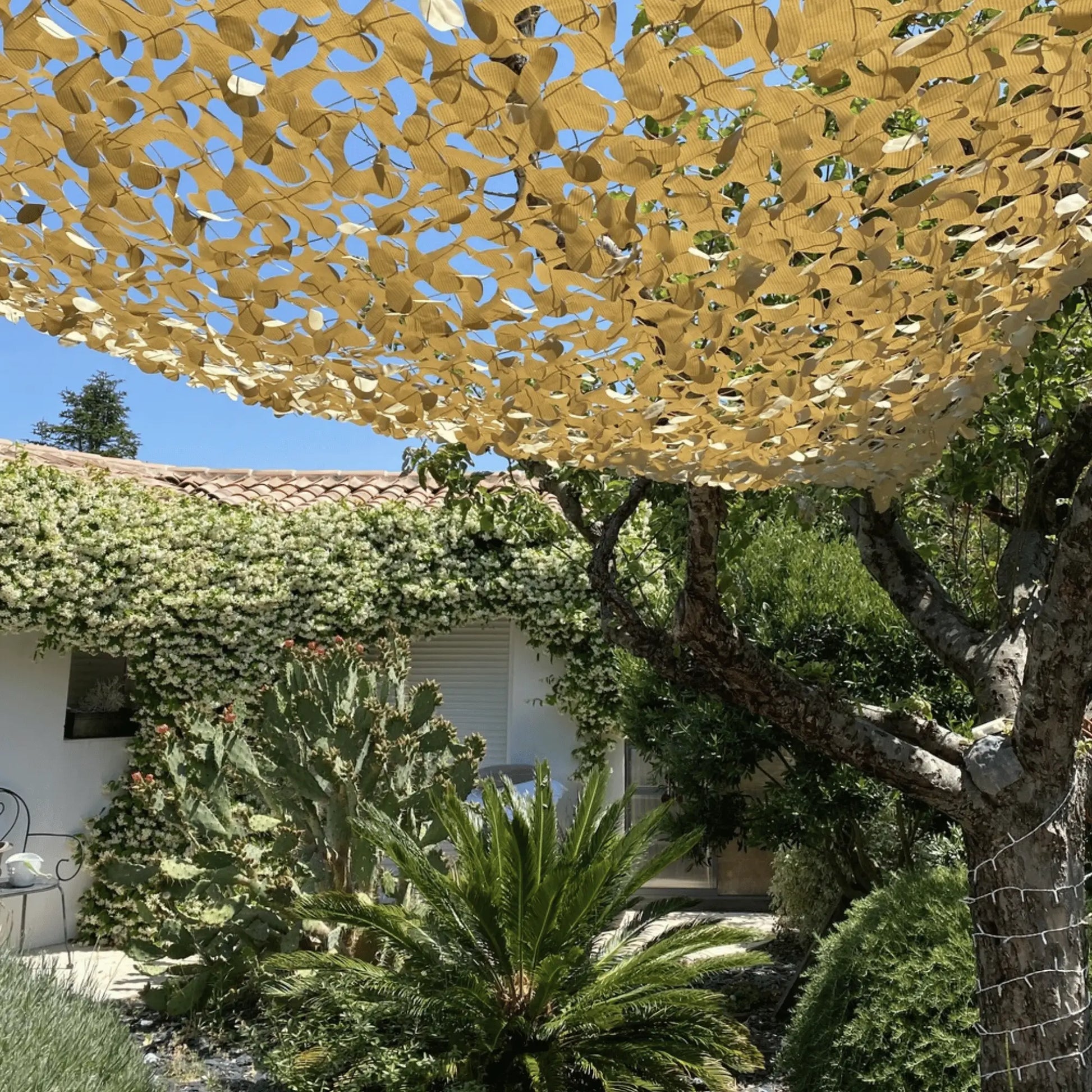 Filet de camouflage triangulaire sable